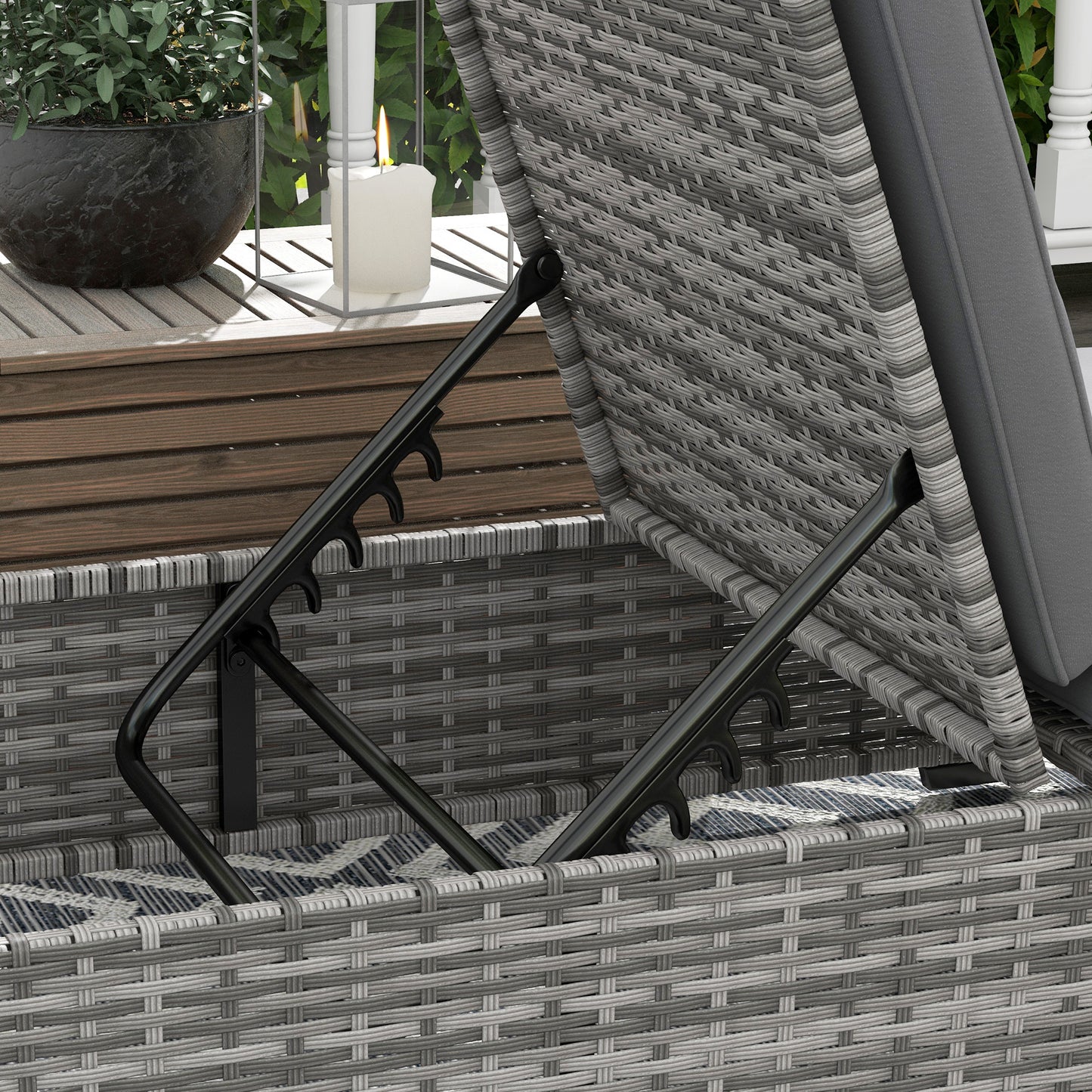 Outdoor Patio PE Rattan Lounger with Cushion