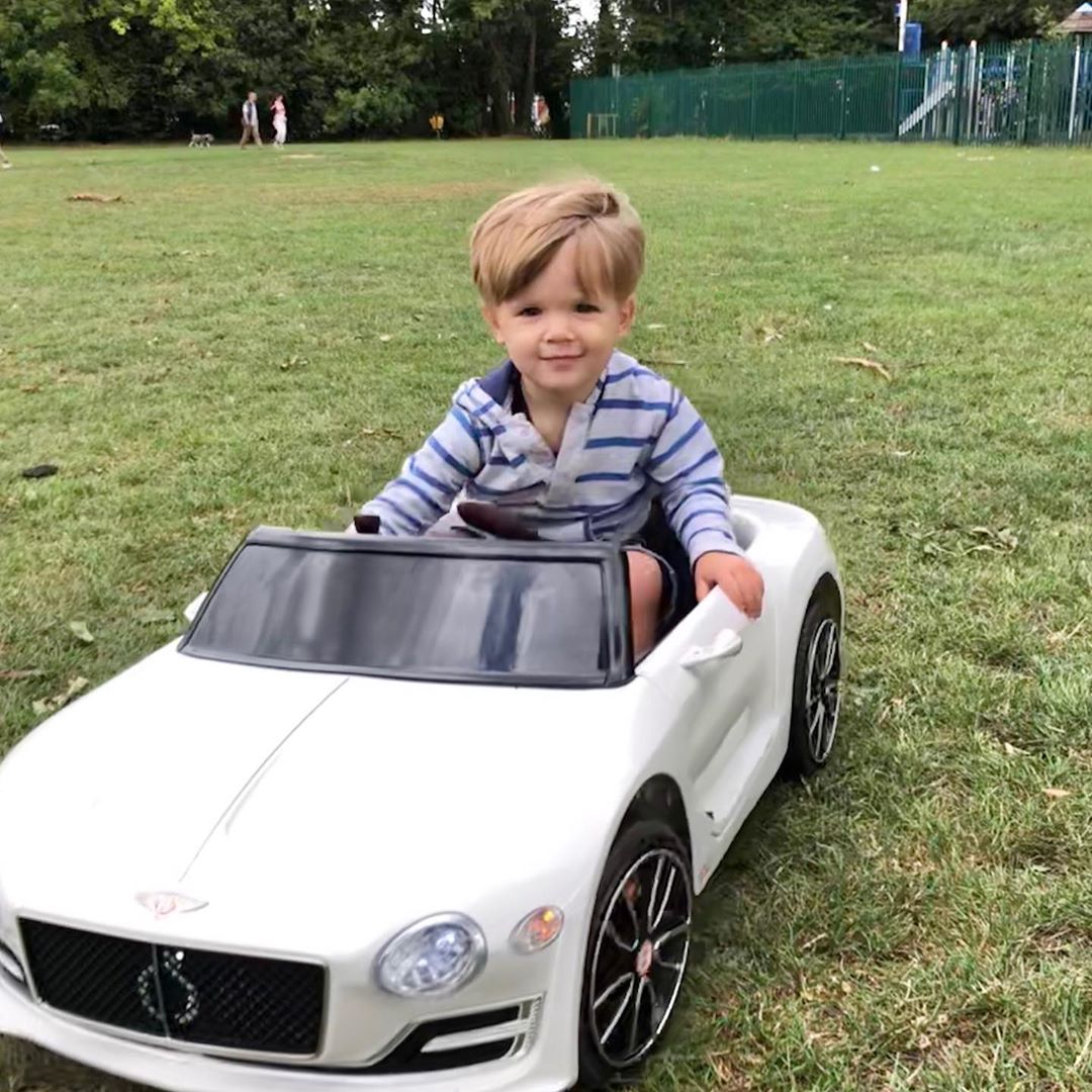 Kids Electric Car Kids Ride on Toys W/ LED Lights