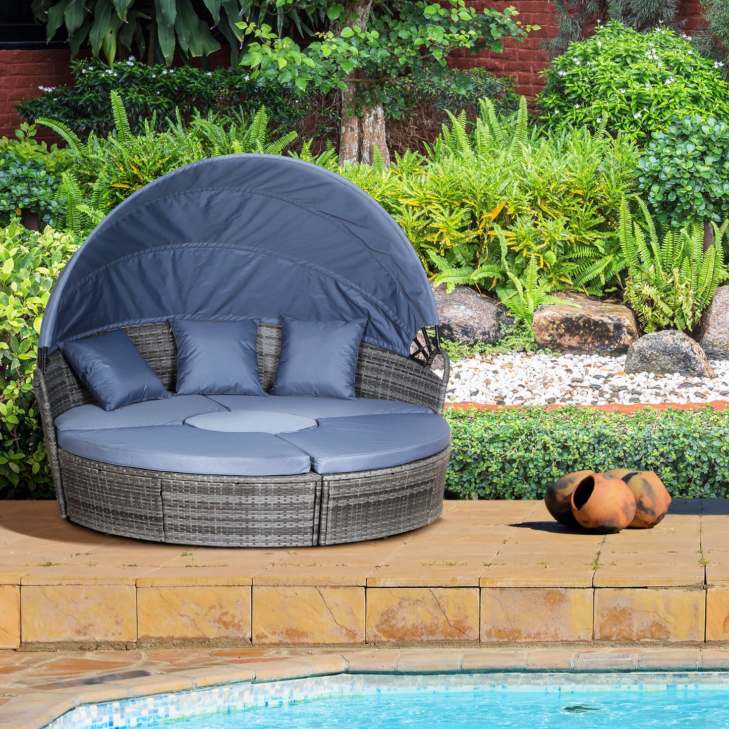 Outdoor PE Rattan Garden Furniture with Cushioned