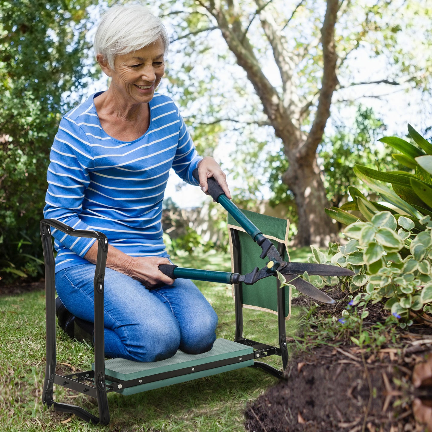 Steel Frame Padded Garden Kneeler, with Tool Bag
