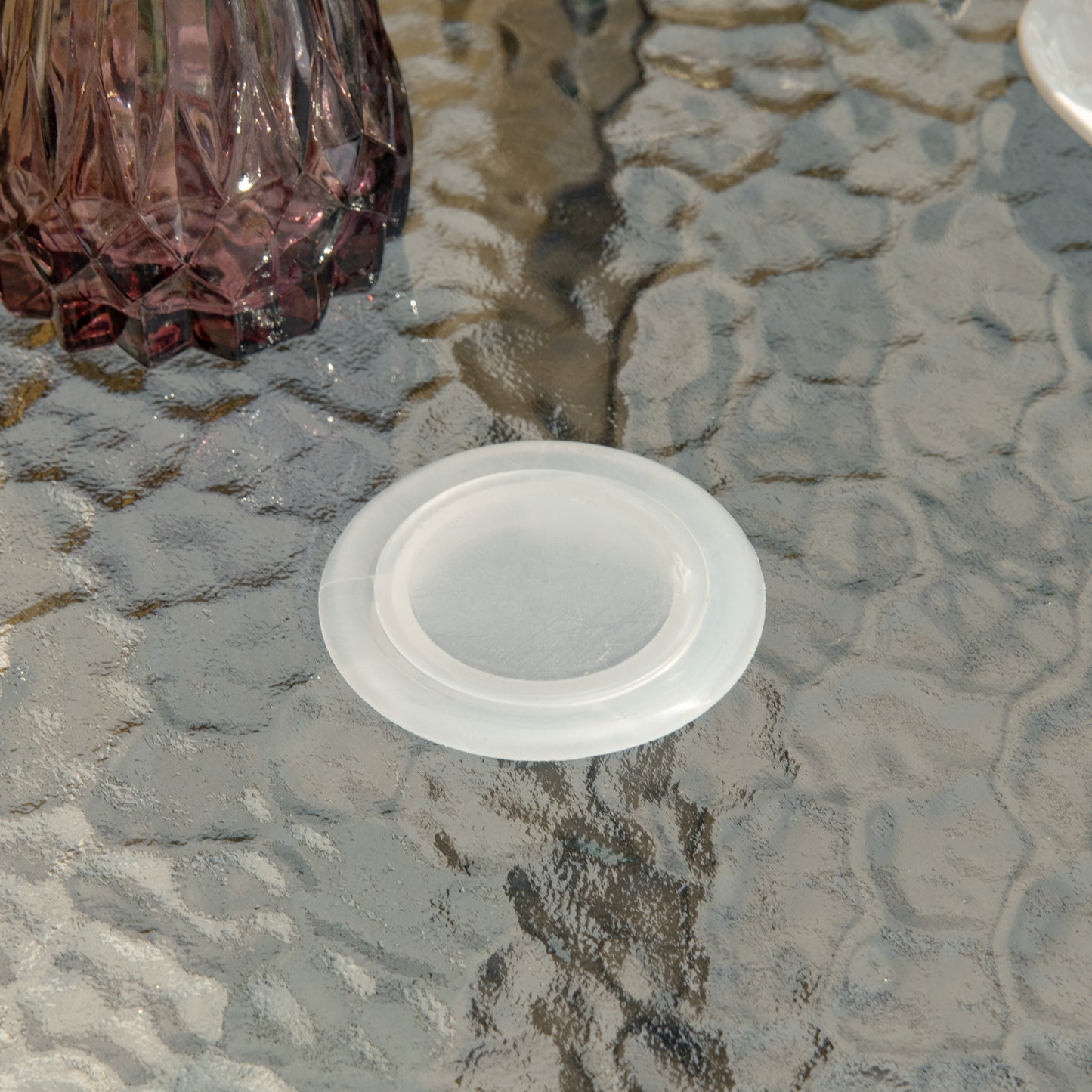 Outdoor φ80cm Round Dining Table Tempered Glass Top Steel Frame