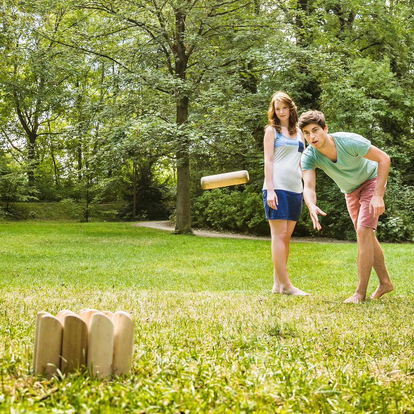 Molkky Game, Wooden Skittles Throwing Game with 12 Skittles