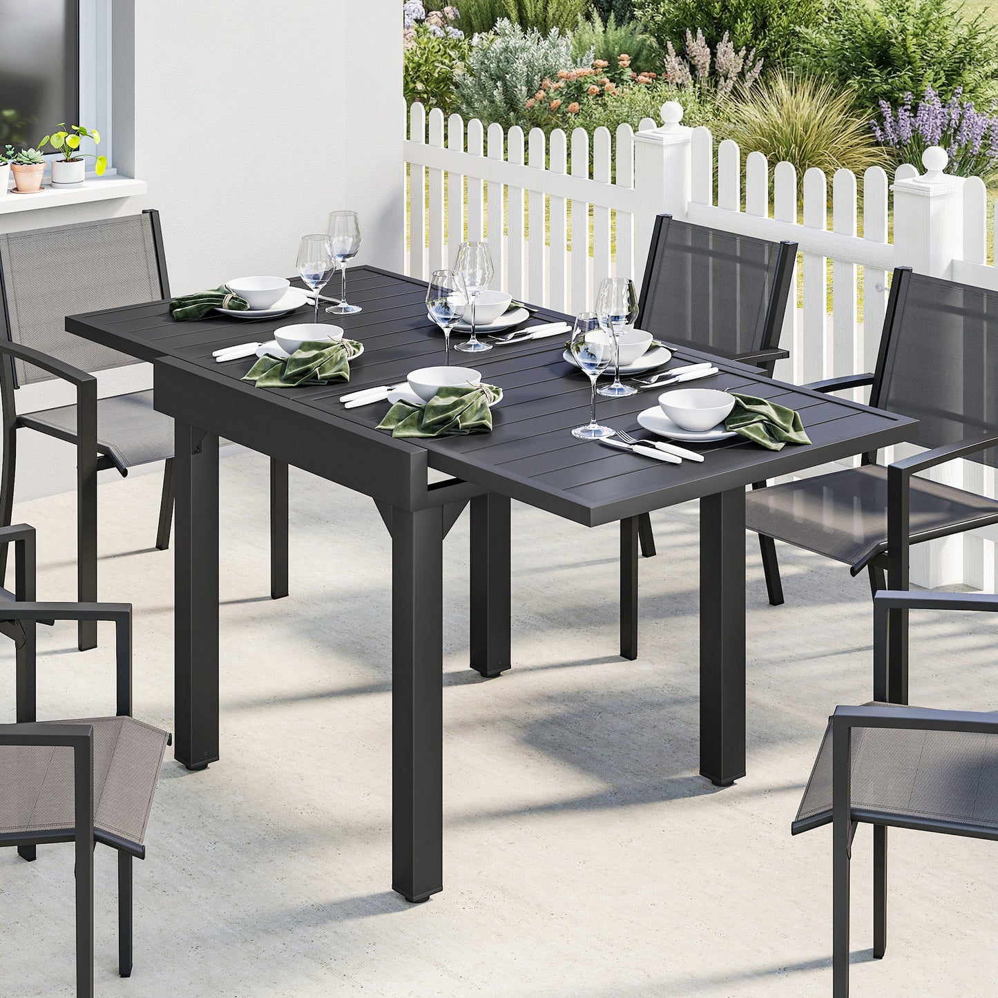 Expandable Patio Dining Table for 4-6 People