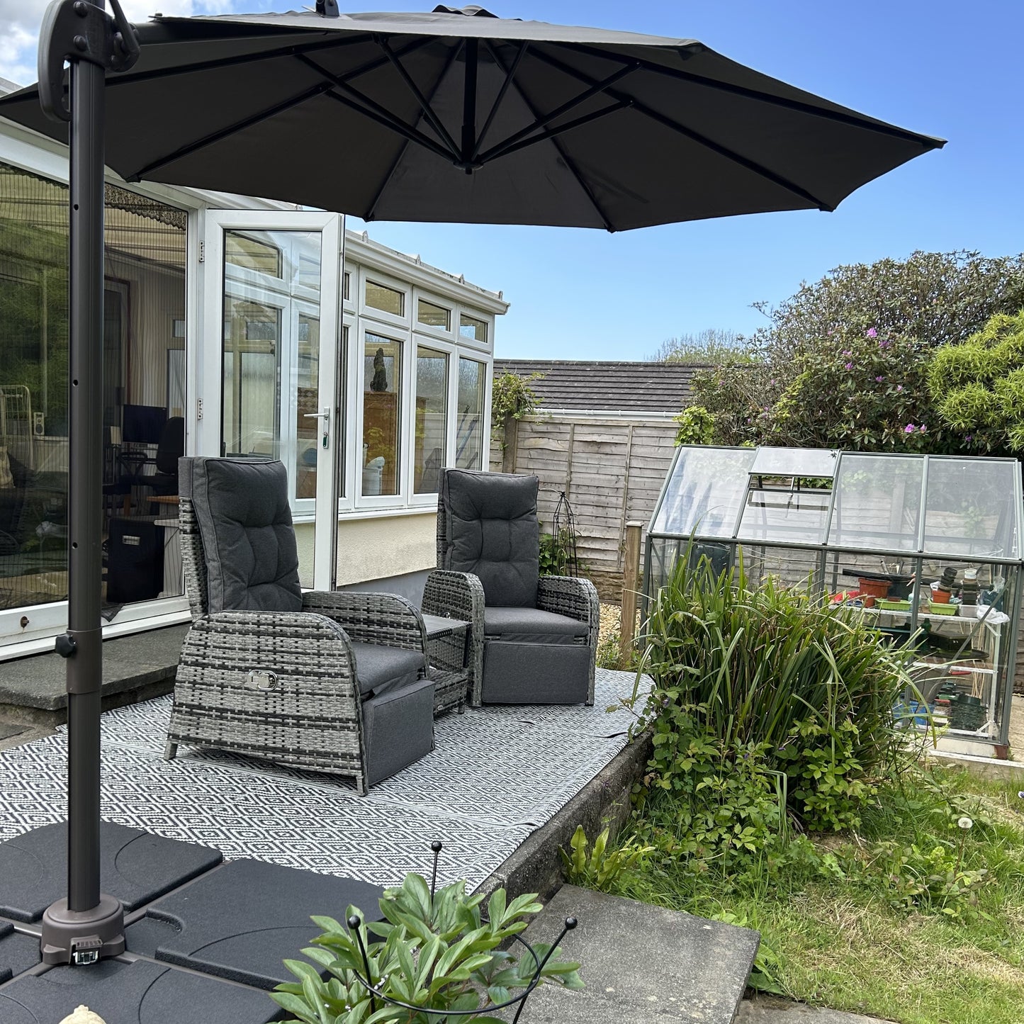 3(m) Offset Parasol Cantilever Hanging Umbrella 360° Rotation w/ Base