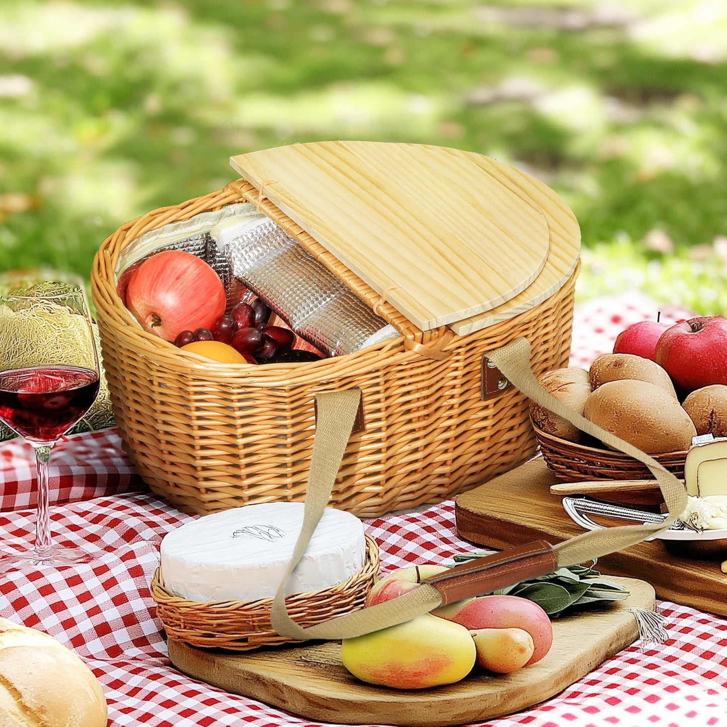 Wicker Picnic Basket for 2 with Pine Wood Lid