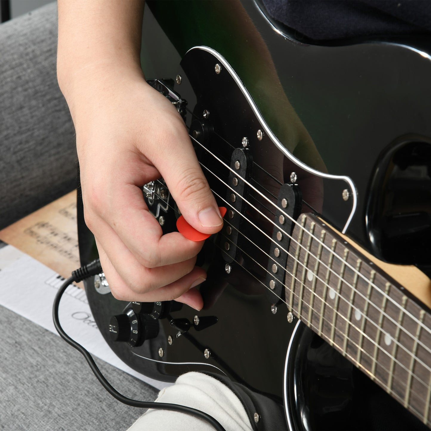Six-String Electric Guitar, with 15W Amplifier, Digital Turner