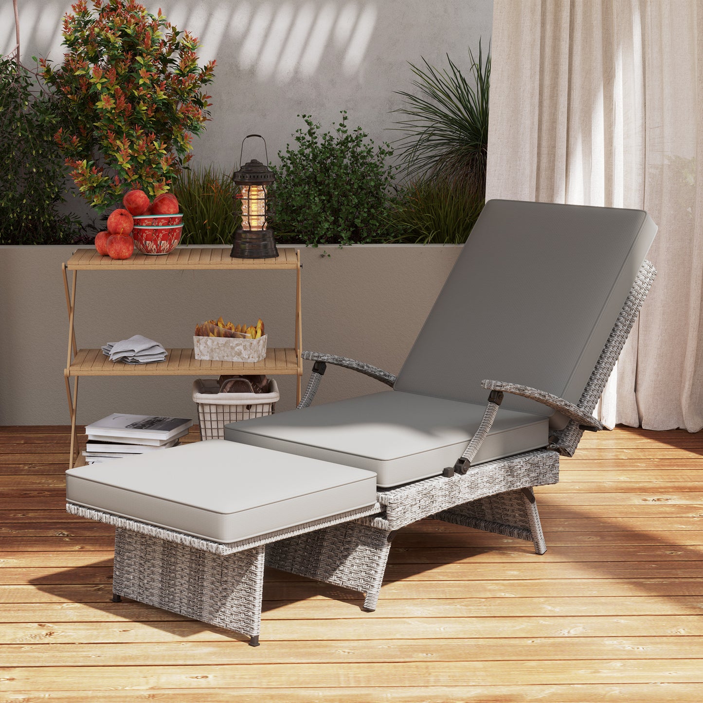 80° Reclining Rattan Lounger