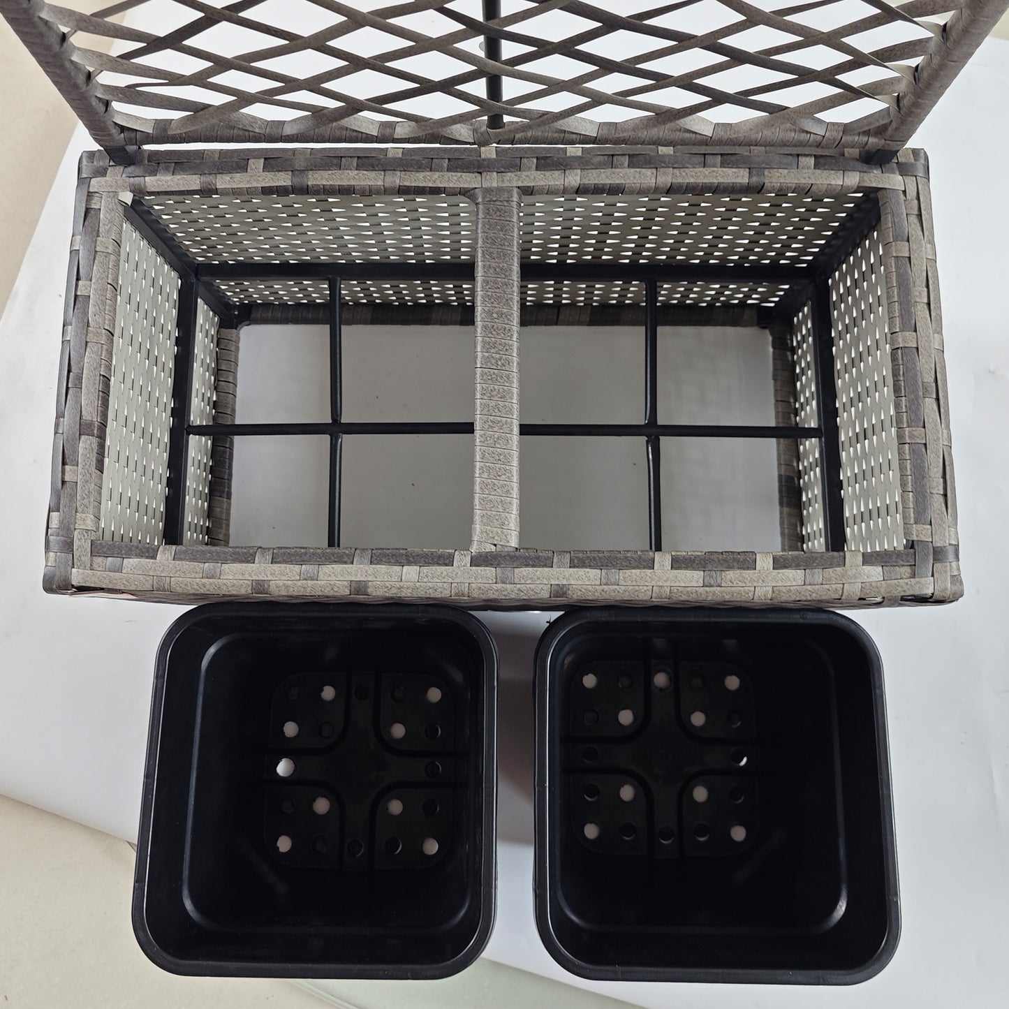 22 L Rattan Planter with Trellis